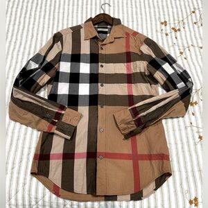 Men’s Burberry Button Up Shirt 🔥